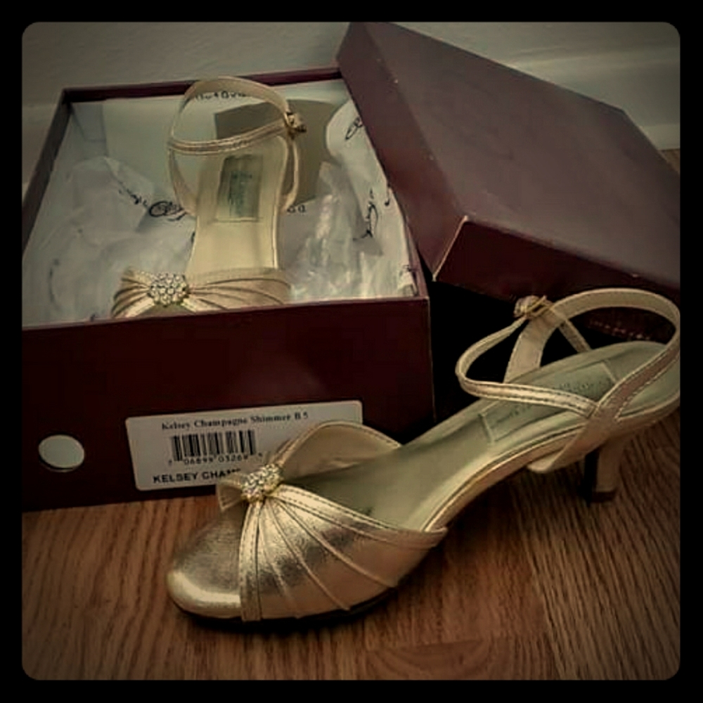 Kelsey Gold Shimmer 1 inch heel size 5